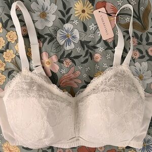 NWT Understance Wireless Bra, White Lace Overlay 40 D